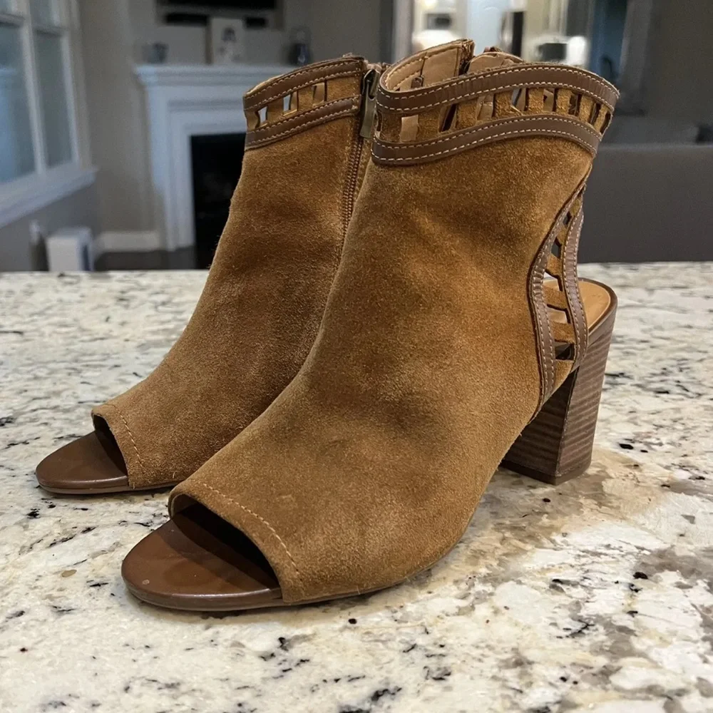 Franco Sarto 9.5 Greenwich Cognac Heeled Ankle Boots Booties Open Back Peep Toe - Picture 11 of 12